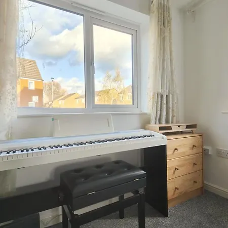 The Metcombe - Holiday Home With Free Parking 10 Minutes Walk To Etihad Stadium & Coop Live Arena Mánchester Exterior foto