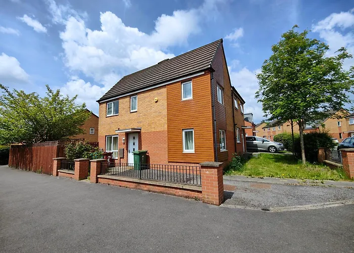 The Metcombe - Holiday Home With Free Parking 10 Minutes Walk To Etihad Stadium & Coop Live Arena
