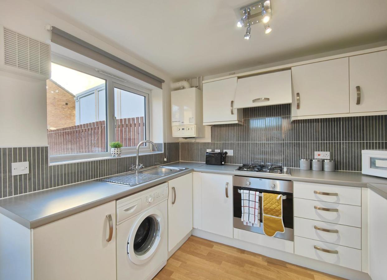 The Metcombe - With Free Parking 10 Minutes Walk To Etihad Stadium & Coop Live Arena Mánchester