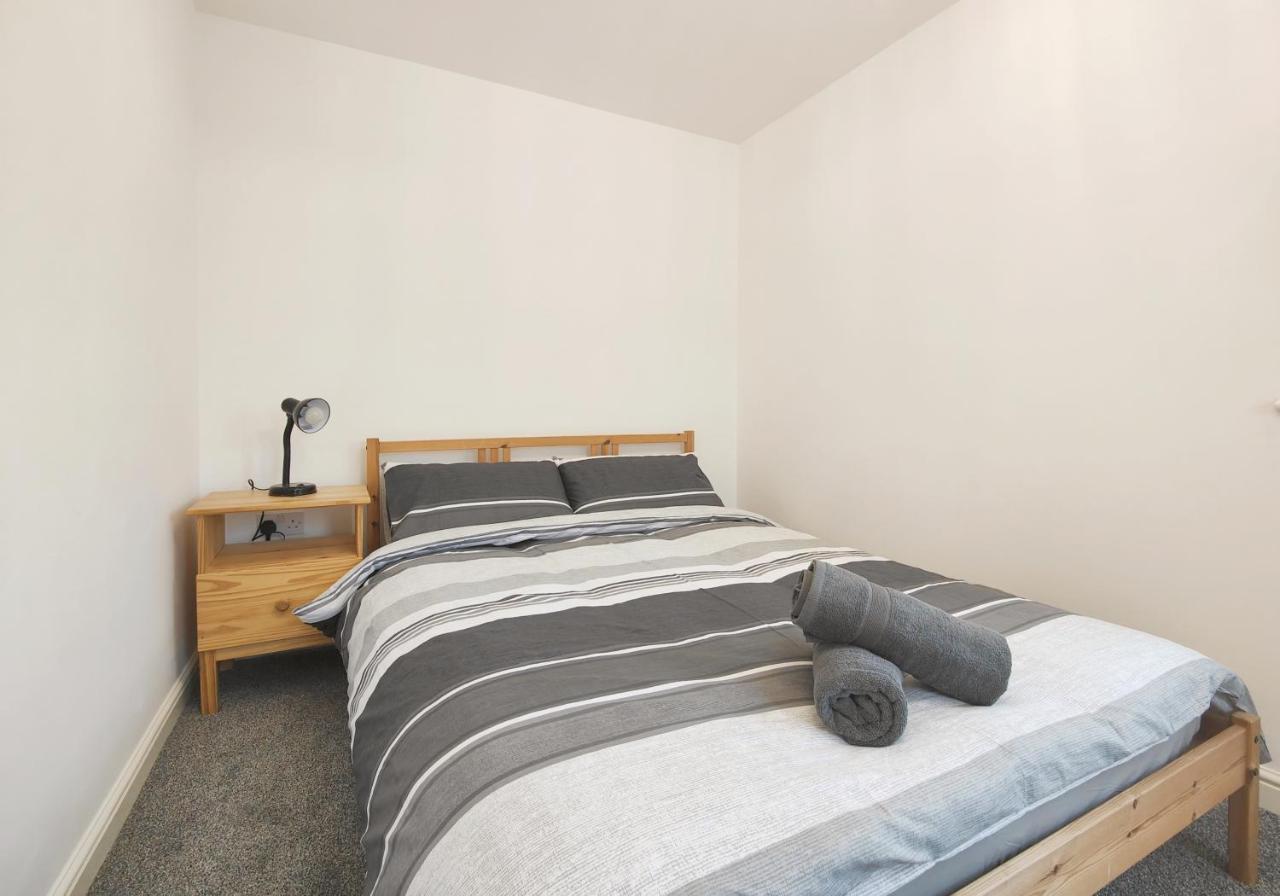 Сasa de vacaciones The Metcombe - With Free Parking 10 Minutes Walk To Etihad Stadium & Coop Live Arena