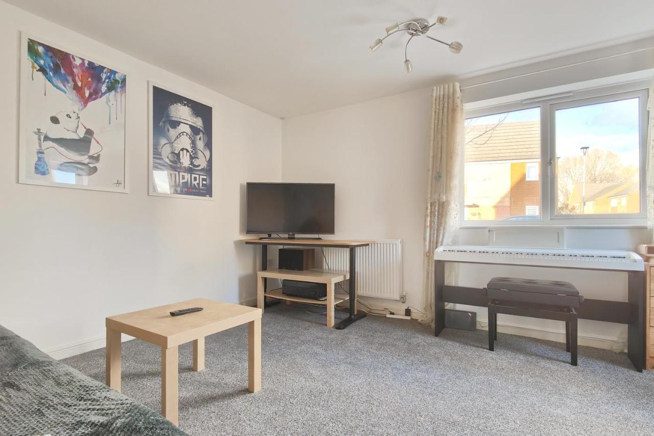 The Metcombe - With Free Parking 10 Minutes Walk To Etihad Stadium & Coop Live Arena Mánchester